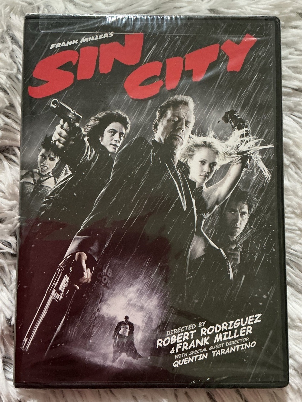 Sin City 2005 RATED R DVD Factory Sealed Bruce Willis Jessica Alba Mickey Rourke